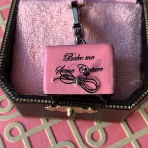 Juicy Couture Cupcake Oven Charm